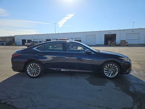 Used 2019 Lexus ES 350 w/ Luxury Package image 4