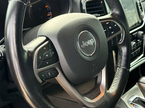 Used 2021 Jeep Grand Cherokee Laredo X RWD image 30