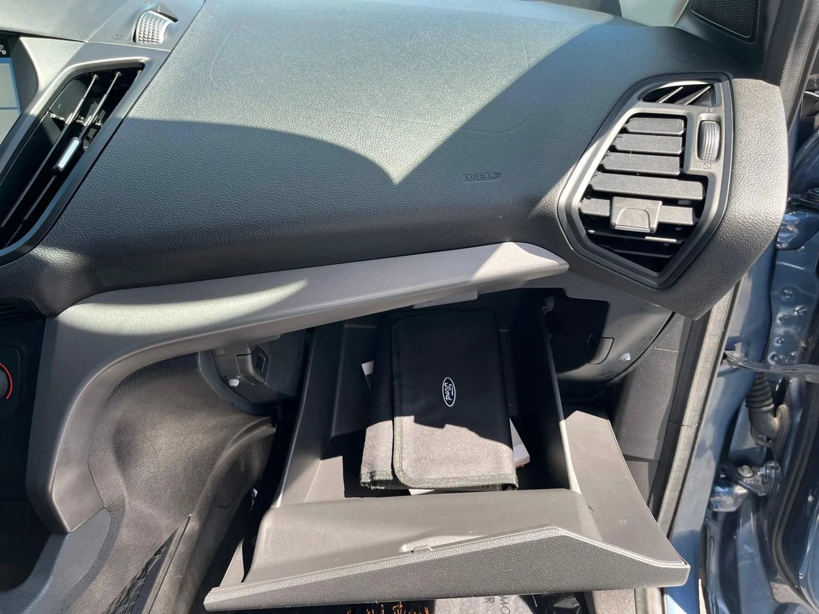 Used 2018 Ford Escape SE w/ SE Sync 3 Package AWD/4WD image 19