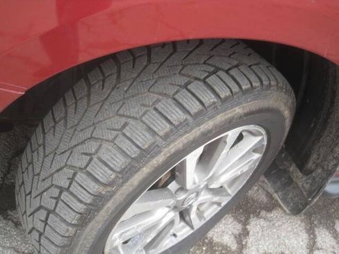 Used 2014 Nissan Pathfinder S AWD/4WD image 28