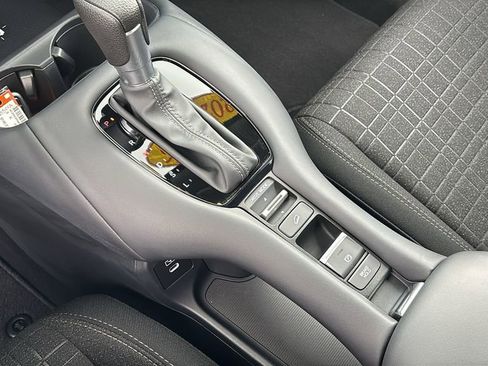 Certified 2026 Honda HR-V LX image 21