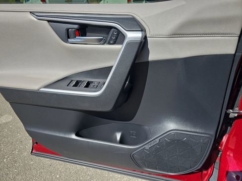 Used 2019 Toyota RAV4 Limited w/ Cold Weather Package image 32