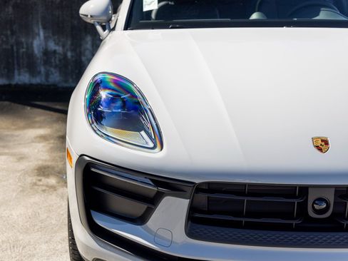New 2026 Porsche Macan AWD/4WD image 14