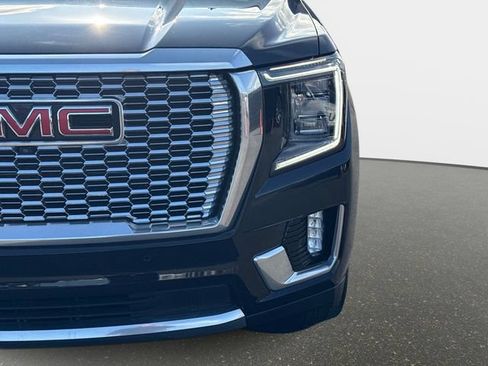 Used 2023 GMC Yukon Denali AWD/4WD image 9