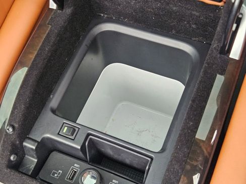 Used 2015 Land Rover Range Rover Autobiography image 27