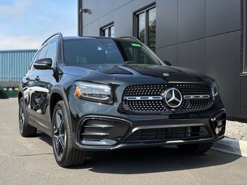 Used 2026 Mercedes-Benz GLB 250 4MATIC image 10