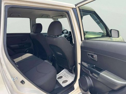 Used 2012 Kia Soul FWD image 18