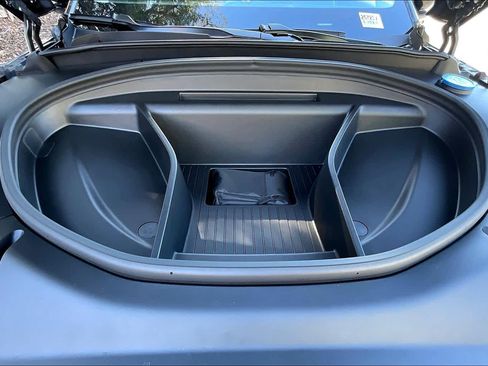 New 2025 Volvo EX90 Ultra w/ Protection Package Premier image 13