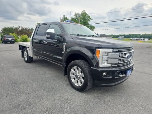 Used 2018 Ford F250 Platinum w/ Platinum Ultimate Package AWD/4WD image 5