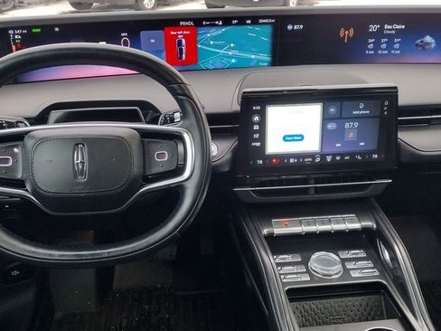 Certified 2024 Lincoln Nautilus Reserve w/ Equipment Group 202A image 15