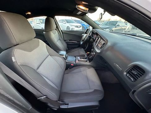 Used 2018 Dodge Charger SXT w/ Blacktop Package image 13