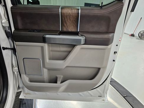 Used 2019 Ford F150 Limited w/ Trailer Tow Package image 32