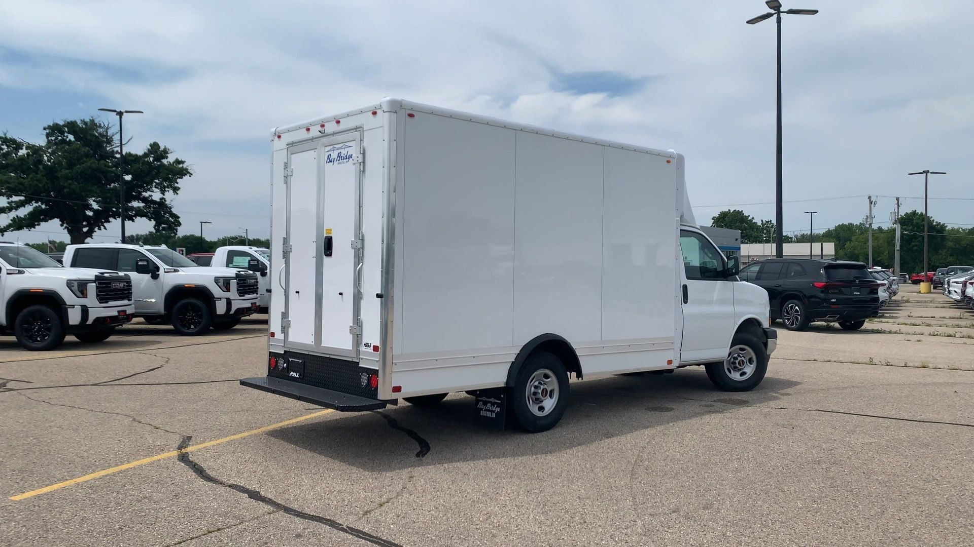 New 2025 GMC Savana 3500 w/ Power Convenience Package RWD image 32