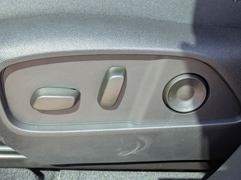 New 2026 Chevrolet Equinox LT w/ Convenience Package II image 11