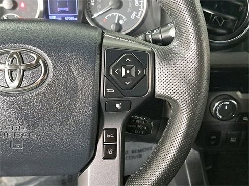 Used 2020 Toyota Tacoma TRD Off-Road image 25