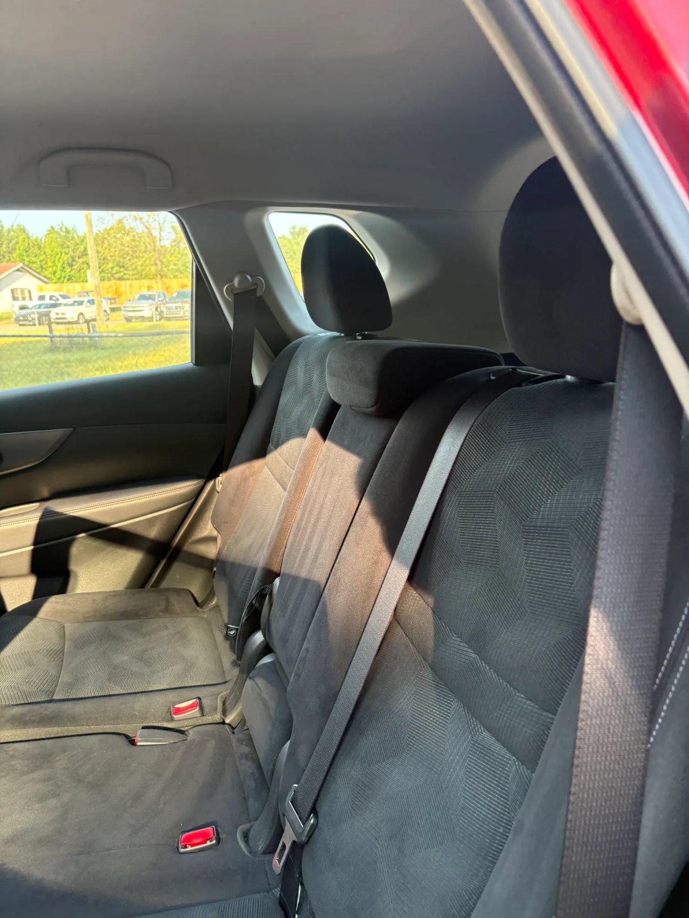 Used 2016 Nissan Rogue S AWD/4WD image 18