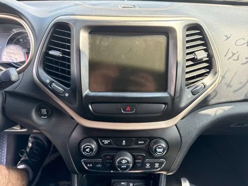 Used 2016 Jeep Cherokee Limited AWD/4WD image 23
