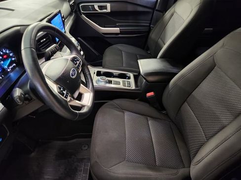 Used 2023 Ford Explorer XLT RWD image 14
