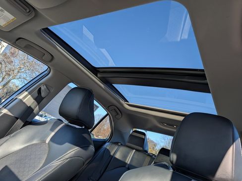 Used 2022 Toyota Camry XSE image 18