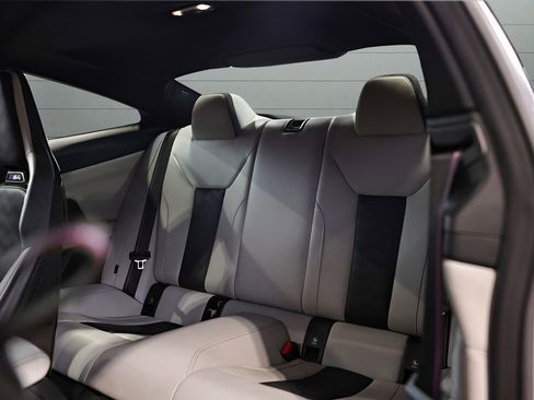 Used 2021 BMW M4 Competition w/ M Carbon Exterior Package image 40