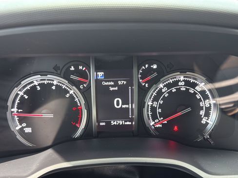 Used 2024 Toyota 4Runner TRD Off-Road Premium w/ Off Road Premium Plus Package AWD/4WD image 10