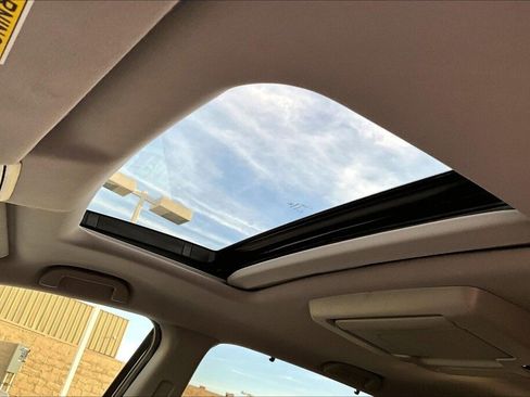 Used 2019 Honda Pilot Touring image 12