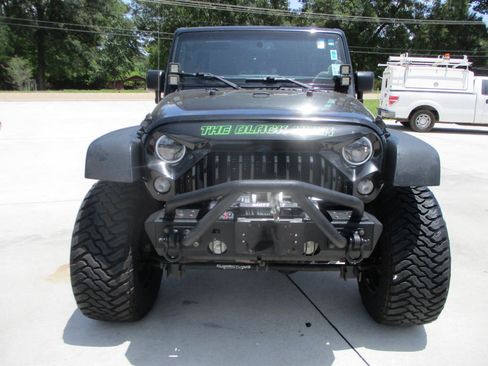 Used 2014 Jeep Wrangler Unlimited Rubicon w/ Max Tow Package AWD/4WD image 6