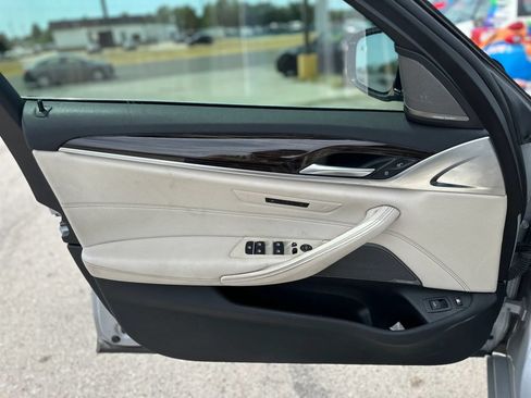 Used 2018 BMW 530e w/ Premium Package 2 RWD image 20