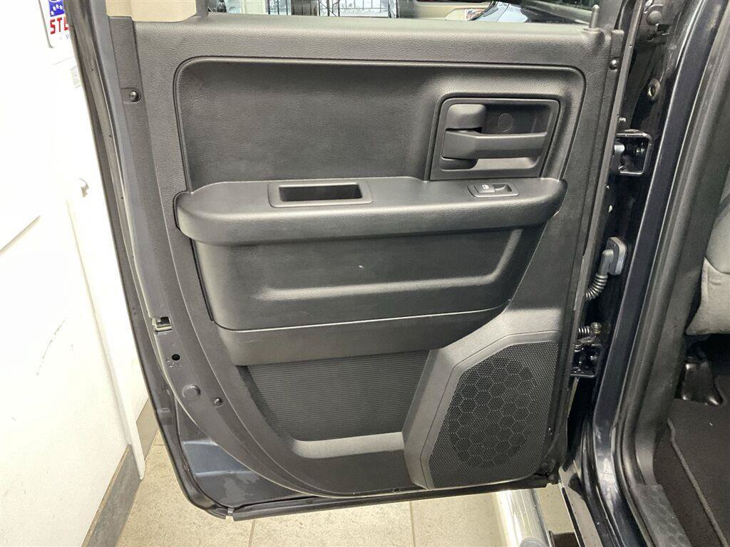 Used 2018 RAM 1500 Express w/ Express Value Package AWD/4WD image 11