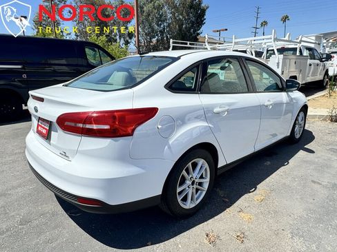 Used 2015 Ford Focus SE FWD image 8