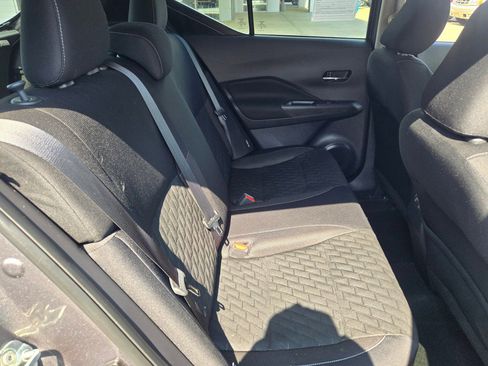 Used 2023 Nissan Kicks SV FWD image 10
