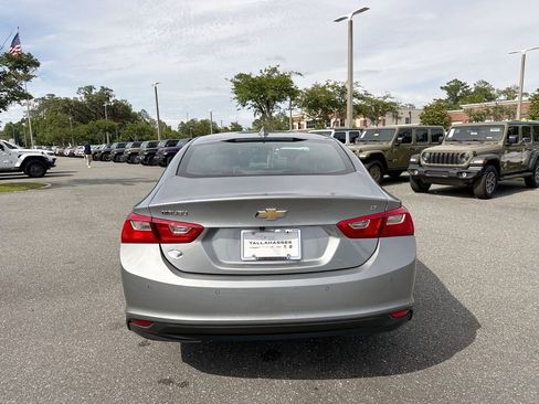 Used 2025 Chevrolet Malibu LT FWD image 4