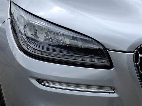 Used 2021 Lincoln Corsair AWD w/ Premium Package image 9