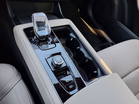 New 2026 Volvo XC90 B6 Plus w/ Protection Package Premier image 15