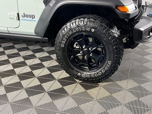 Used 2023 Jeep Wrangler Unlimited w/ Cold Weather Group image 13