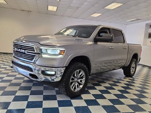 Used 2019 RAM 1500 Laramie AWD/4WD image 3
