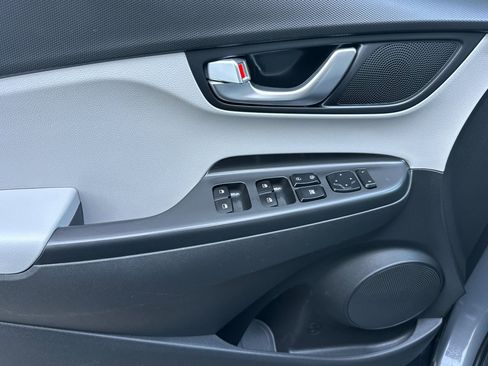 Used 2023 Hyundai Kona SE w/ Cargo Package image 11