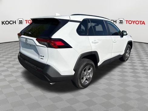 Used 2025 Toyota RAV4 XLE AWD/4WD image 8