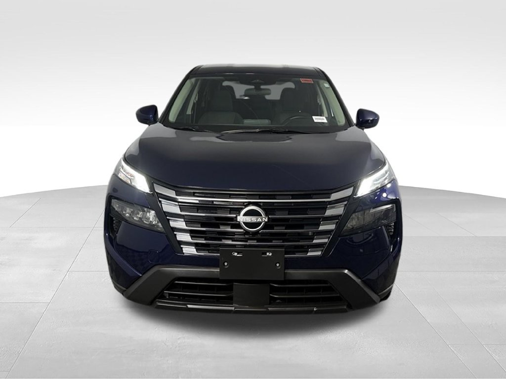 Used 2025 Nissan Rogue SV FWD image 4
