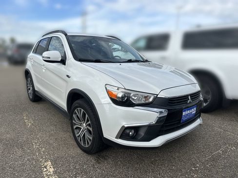 Used 2017 Mitsubishi Outlander Sport SEL AWD/4WD image 2