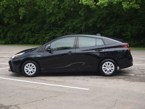 Used 2021 Toyota Prius LE FWD image 21