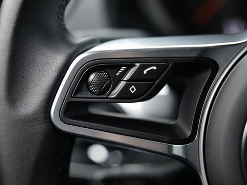 Certified 2024 Porsche 718 Boxster image 33