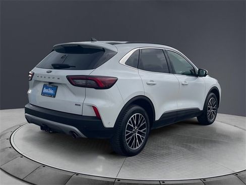 Used 2023 Ford Escape SE w/ PHEV Premium Package image 5