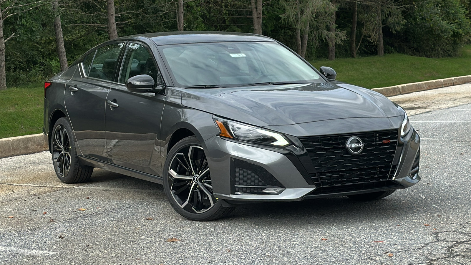 New 2026 Nissan Altima 2.5 SR AWD/4WD image 1