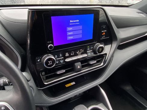 Certified 2025 Toyota Highlander XSE image 31