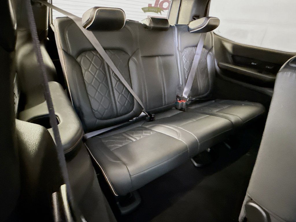 Used 2022 Jeep Grand Wagoneer Series III w/ Flexible Seating Group AWD/4WD image 33