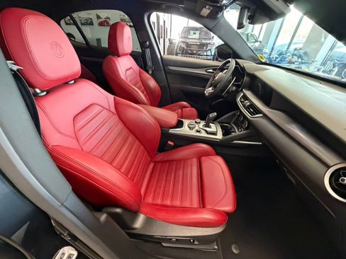 Used 2023 Alfa Romeo Stelvio Veloce AWD/4WD image 42
