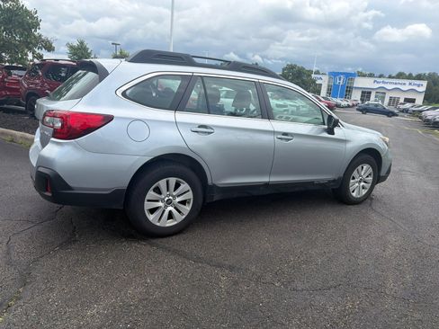 Used 2019 Subaru Outback 2.5i AWD/4WD image 11