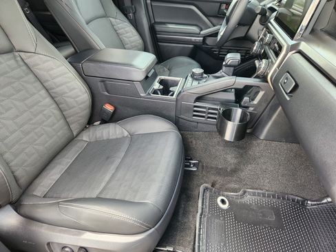 Used 2025 Toyota 4Runner TRD Off-Road Premium AWD/4WD image 14