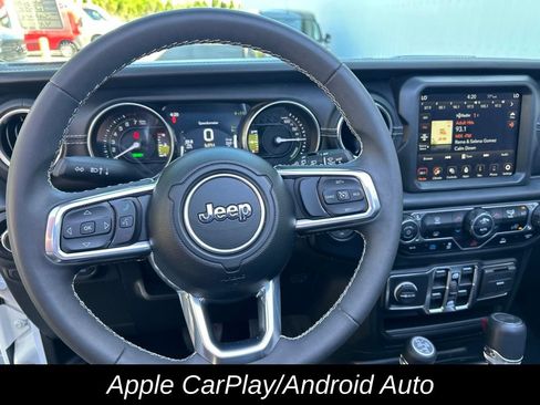 Used 2023 Jeep Wrangler Unlimited Sahara AWD/4WD image 17